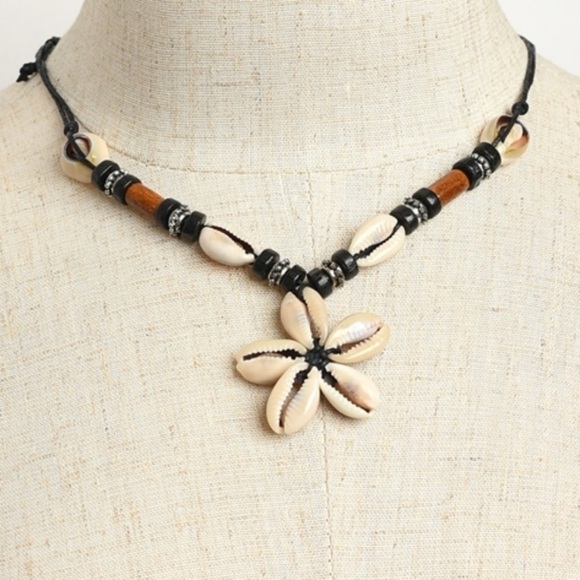 Cowrie Shell Necklace - Picture 2 of 4